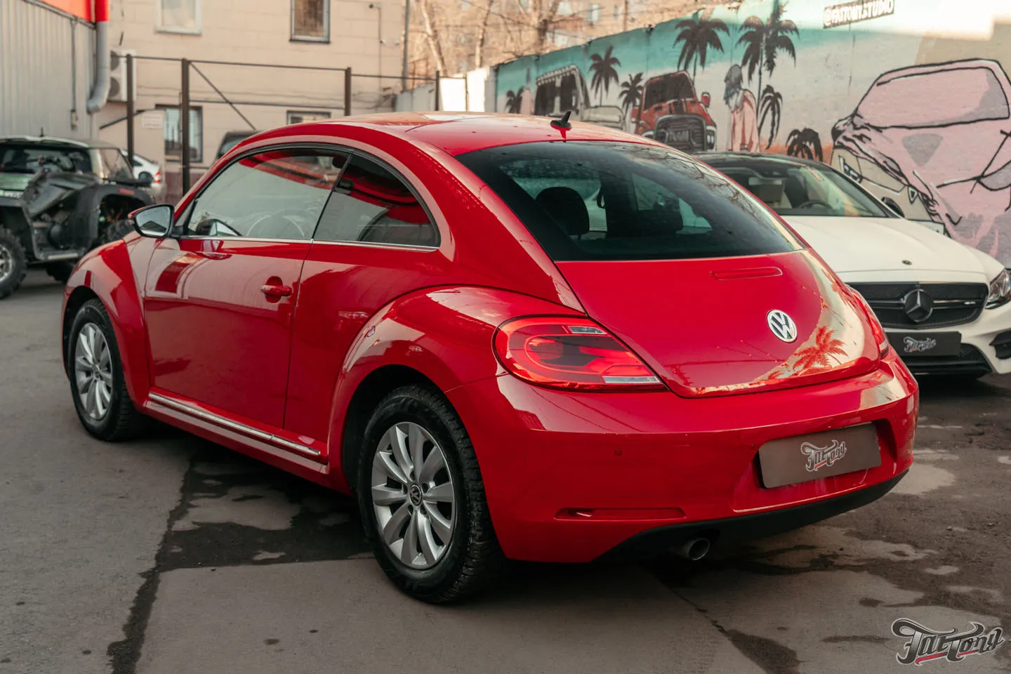 Кузовной ремонт Volkswagen Beetle. Как происходит подбор красного цвета?